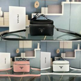 Picture of Prada Lady Handbags _SKUfw132373146fw